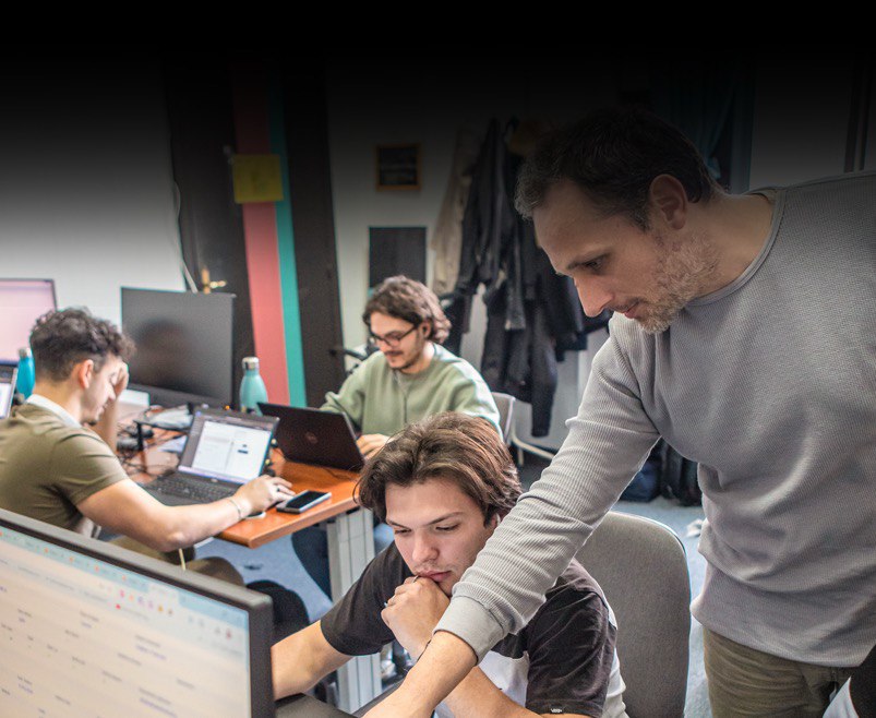 POSTAZIONE RISERVATA PER MAX 4 COWORKERS